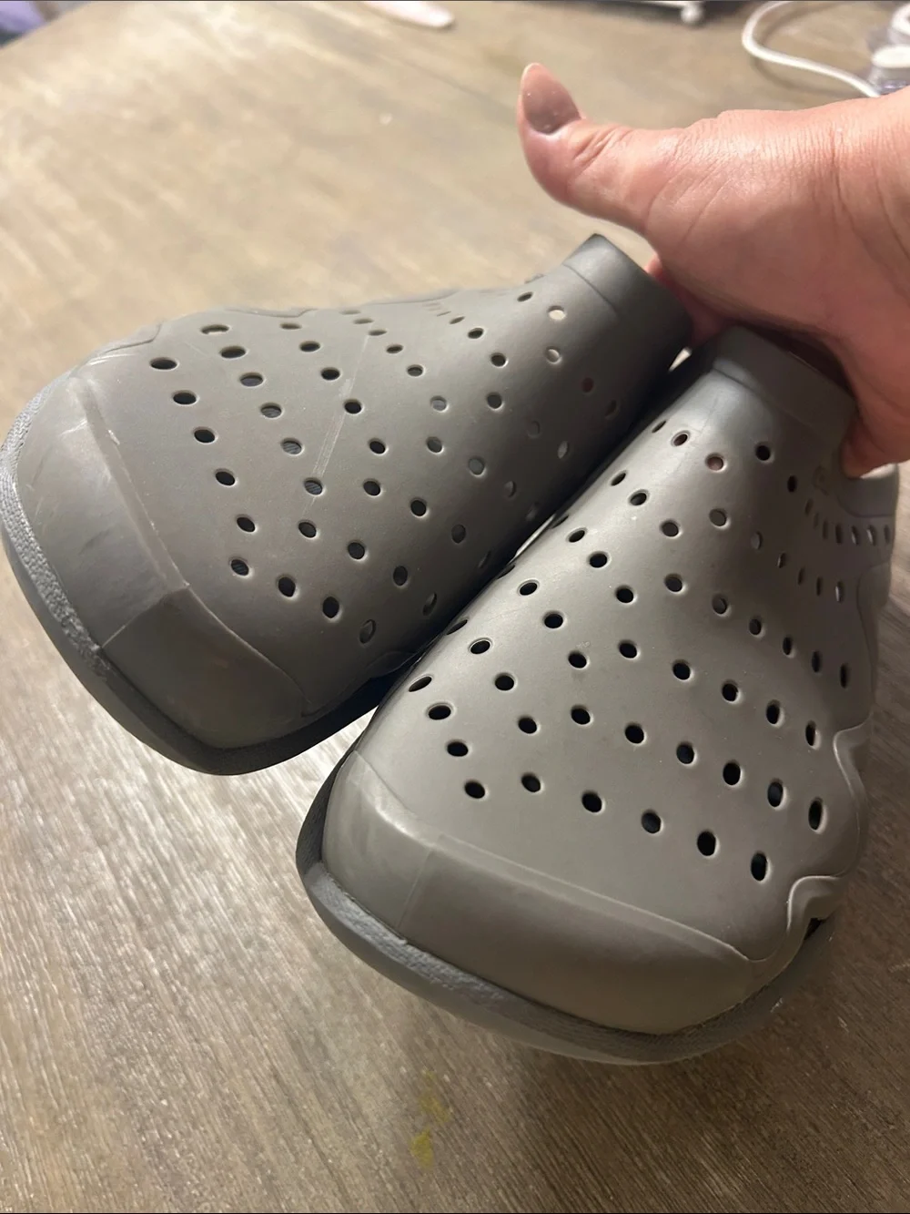 Crocs Swift water Wave Round Toe Sandals Grey for Man, Size 7.